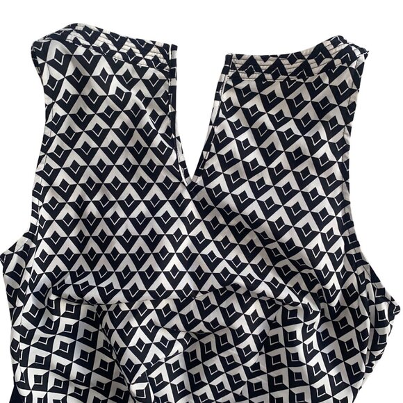 White House Black Market Sleeveless Geometric Print Blouse Womens Size 0 Keyhole - Picture 10 of 13